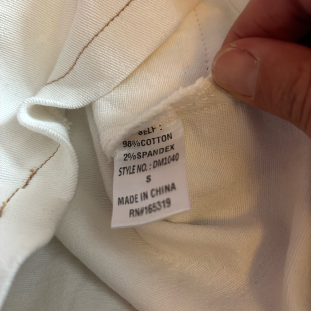 DAY + MOON White Short Sleeve Denim Romper. Small. - Picture 4 of 4